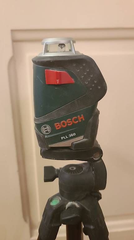 Tutte le macchine: Laser bosch avec support et trépied  – Usato da Montreux venduto da rao_r66l