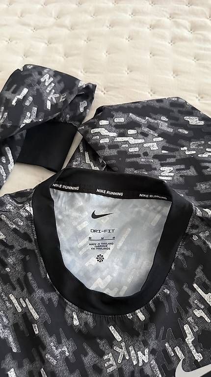 Nike Pulls & Sweat-shirts: Pulli für laufen, Nike – D'occasion à Winterthur par Maryna_14 4