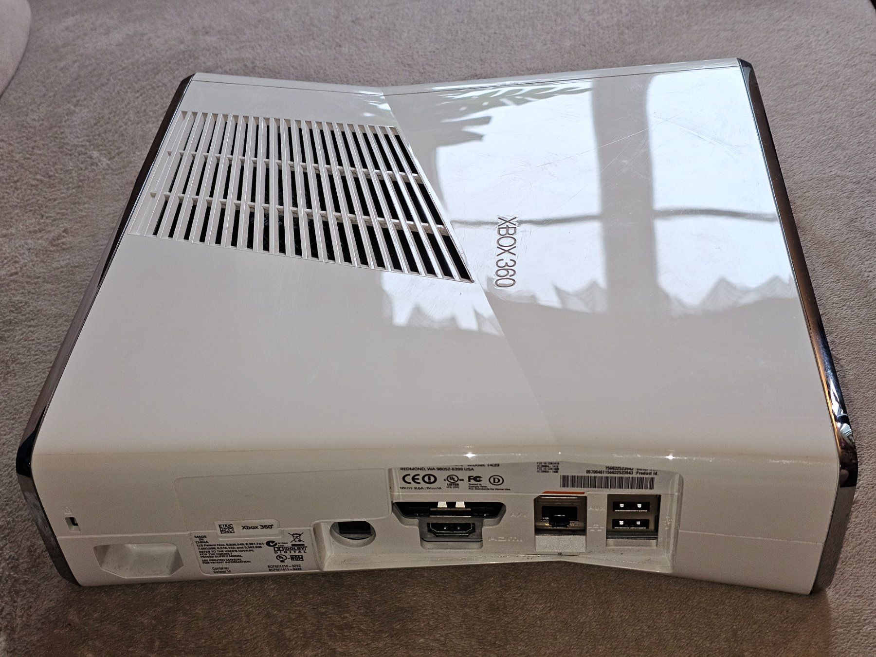 Rare Xbox 360 S Glossy White (320 GB) – Special Edition (Gebraucht) in ...