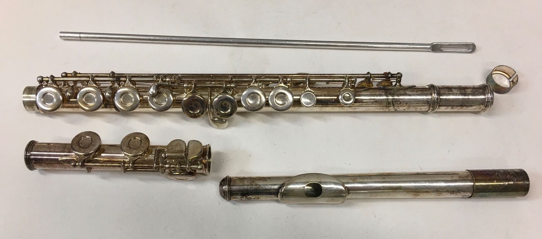 Musikinstrumente: Querflöte Silber mit Koffer guter Zustand – Gebraucht aus Olten von ELHANDEL 2