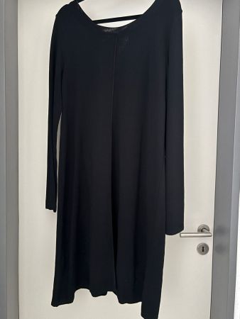 Robe noire élégante avec noeud au dos, T.42