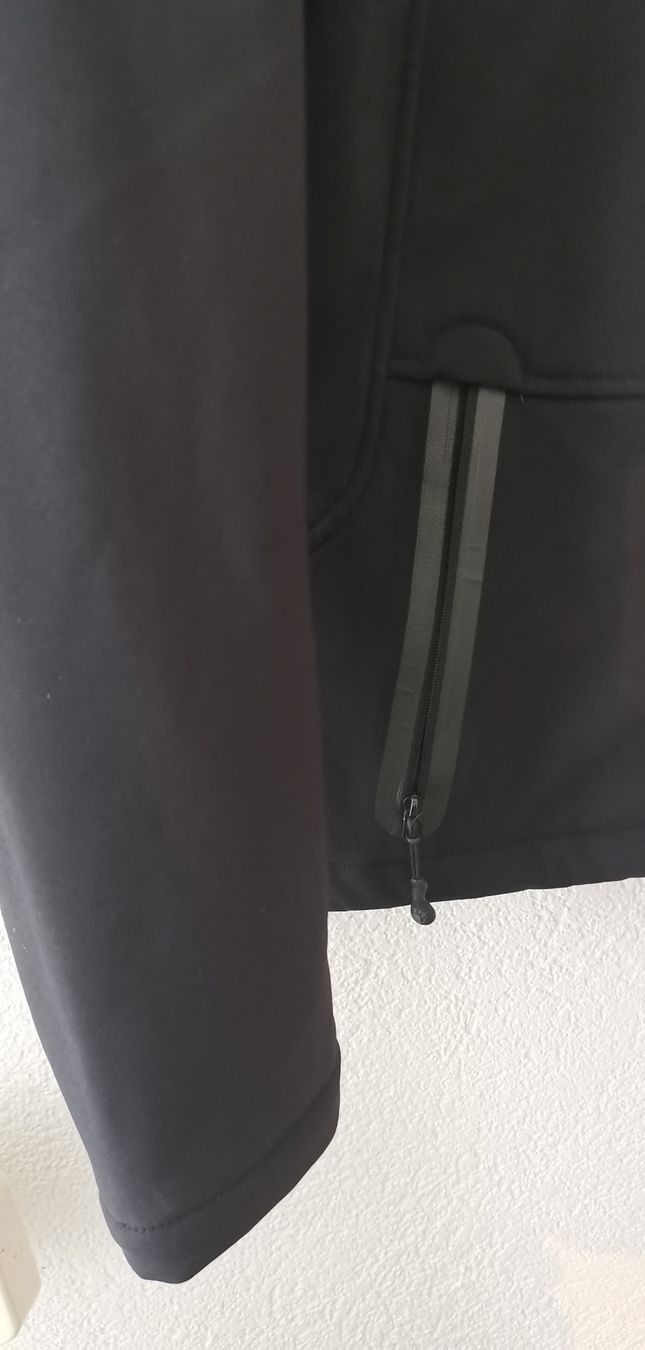 Jack Wolfskin Giacche: Schwarze Softshelljacke Jack Wolfskin – Usato da Uetendorf venduto da Timo2022 4