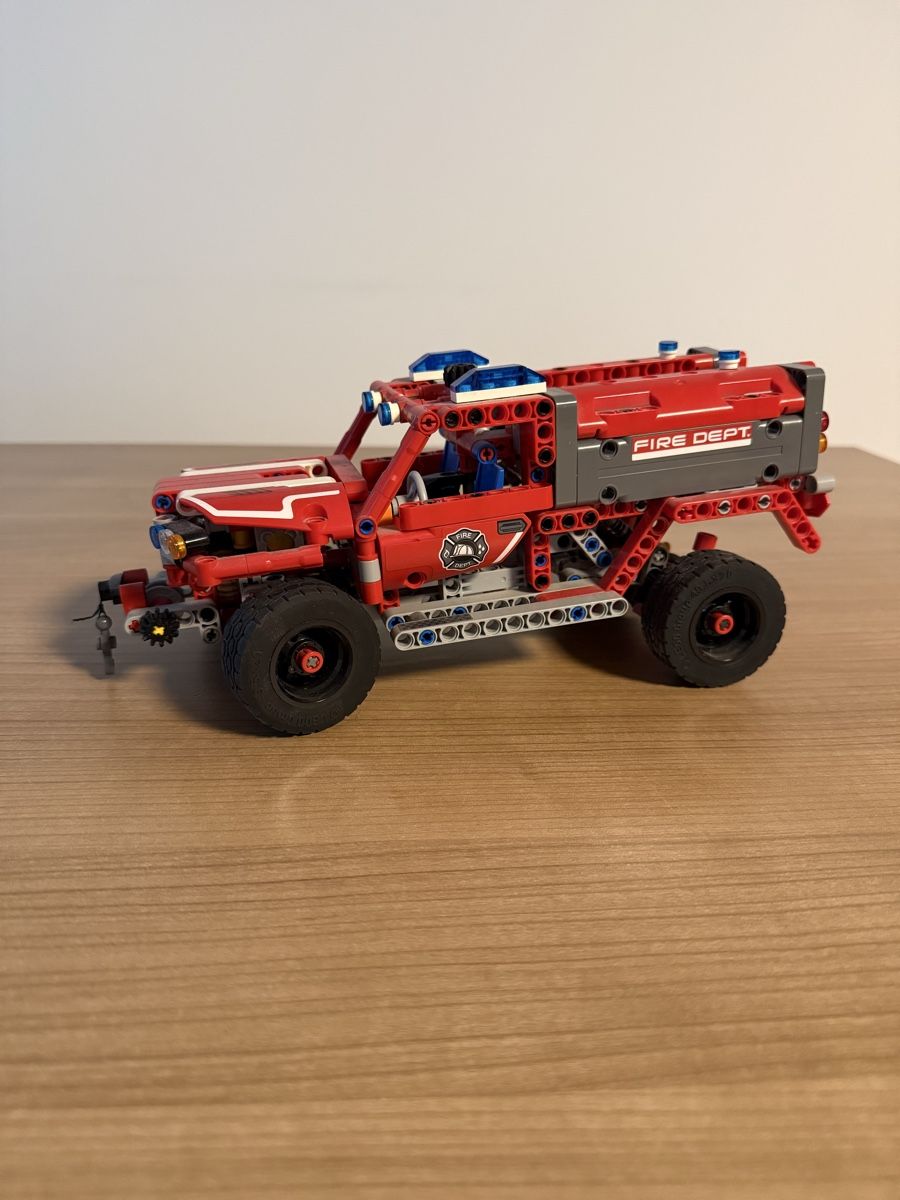 Modellini d'auto: LEGO Technik First Responder – Usato da Luzern venduto da Sbalu1984 5