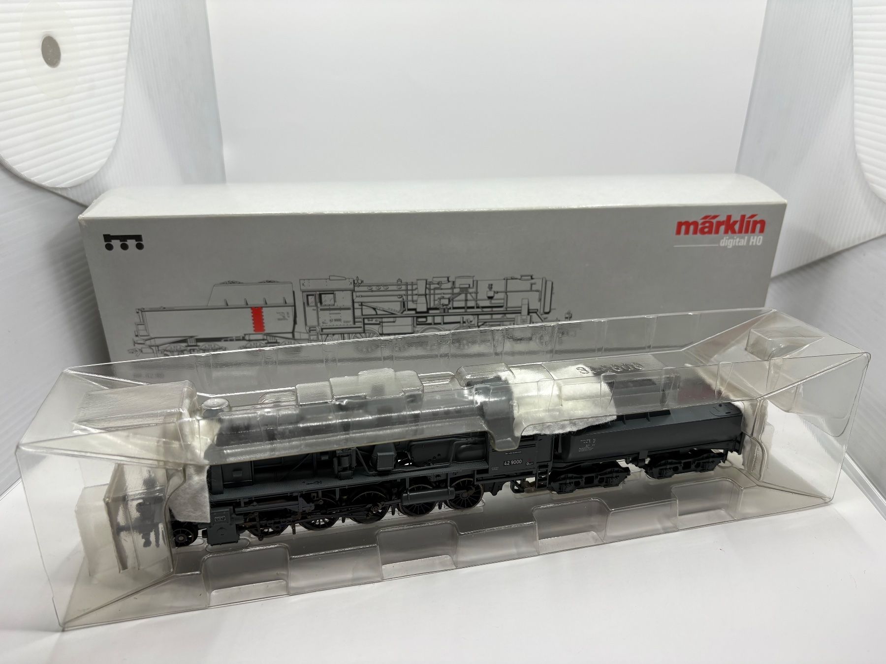 Märklin Modellini di ferrovie: Märklin DB BR 42 9000 1/E/0 H0 Digital – Nuovo e nell'imballaggio originale da Forch venduto da Hanimann-Robinson 3