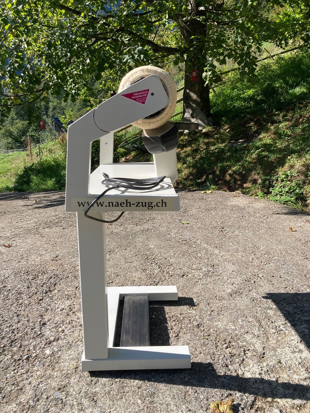 Pfaff Ferri da stiro: Bügelmaschine Pfaff – Usato da Rickenbach SZ venduto da Edelmercury 1