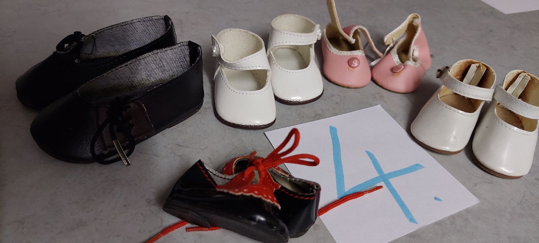 Sasha Morgenthaler Puppen: 5Paar Puppenschuhe  – Gebraucht aus Muri AG von nindo1 7