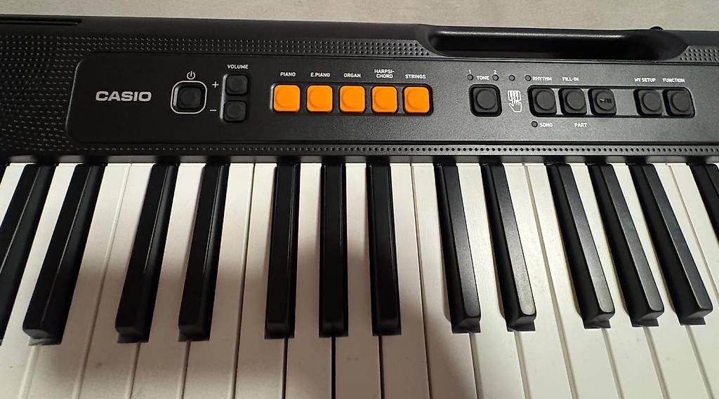 Instruments de musique: Keyboard – D'occasion à Mümliswil par mor_pcr5 1