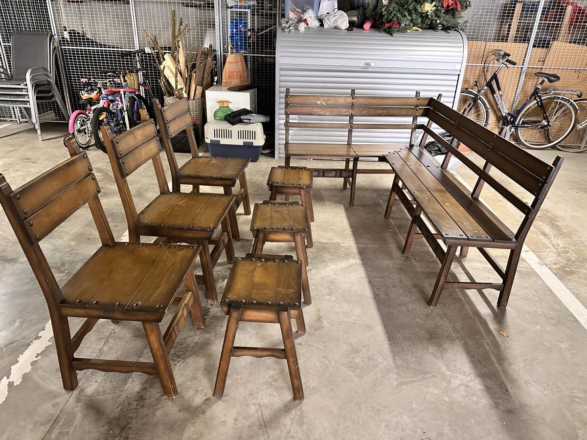 Panchine: Ensemble rustique: bancs, chaises et tabourets en bois – Usato da Yvonand venduto da spiffy1429