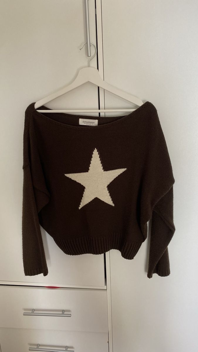 Stradivarius Pullover & Sweatshirts: Pullover Y2K Stern 2000s – Gebraucht aus Winterthur von chiaroscuro27 1