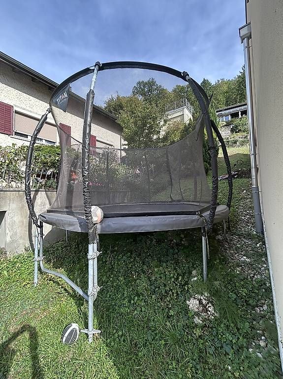 Trampoline: Titan Trampolin – Gebraucht aus Ennetbaden von Daalba 2