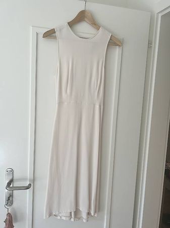 Kleid (schlichtes) 