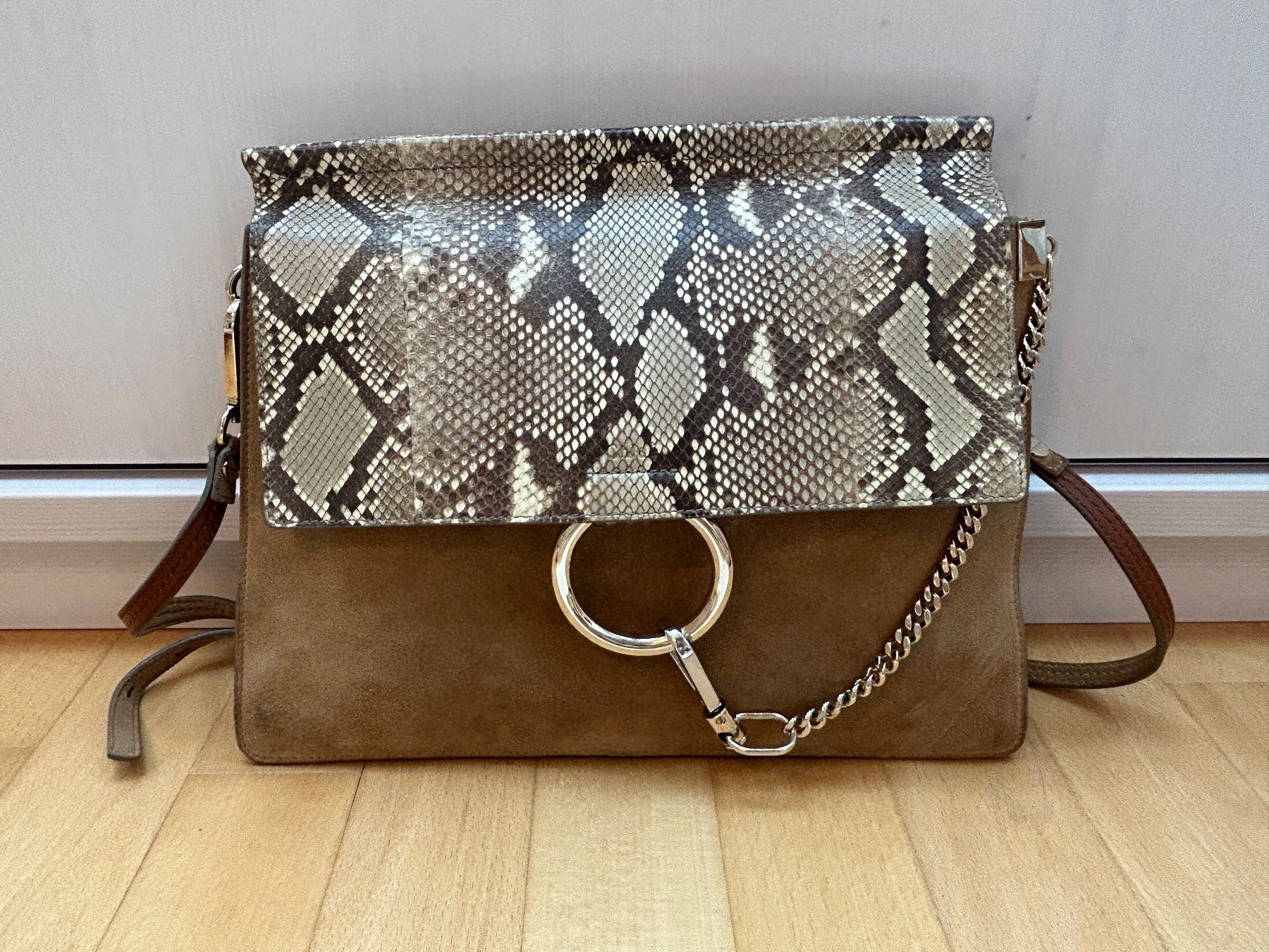 Chloé Borse da donna: Sac à main Chloé Faye daim et cuir python bon état – Usato da GOCKHAUSEN venduto da chrismon