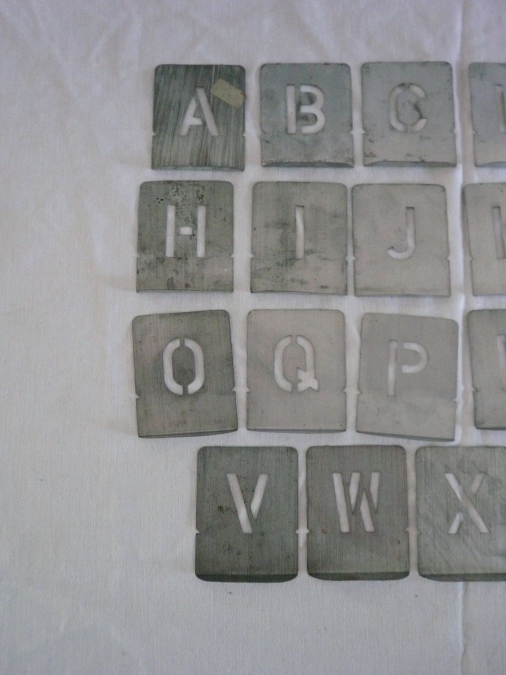 Sciablone: ABC-Buchstaben-Schablonen klein – Usato da Rotkreuz venduto da Busa17 1