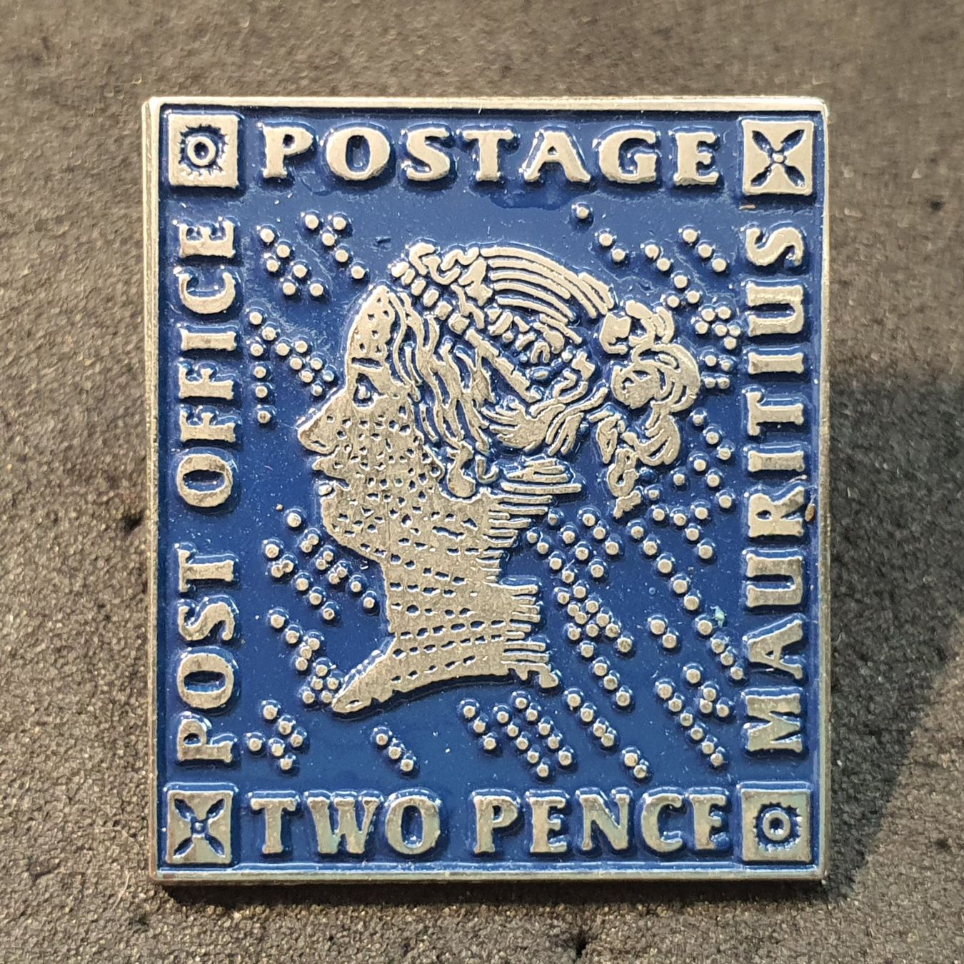 Tutti i francobolli: W439 - Pin Briefmarke TWO PENCE Post Office Mauritius – Usato da Reinach BL venduto da Boston-Verkauf