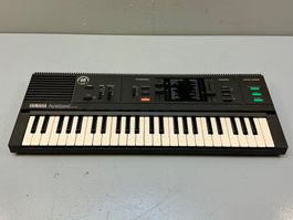 KEYBOARD „YAMAHA“ AB 1.-!!!