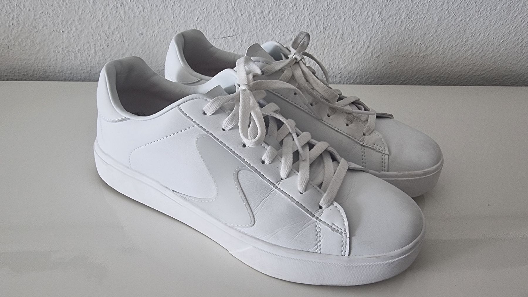 Skechers Scarpe da donna: Sneaker von Sketchers, weiss, Grösse 39 – Usato da Zuchwil venduto da chnudi97
