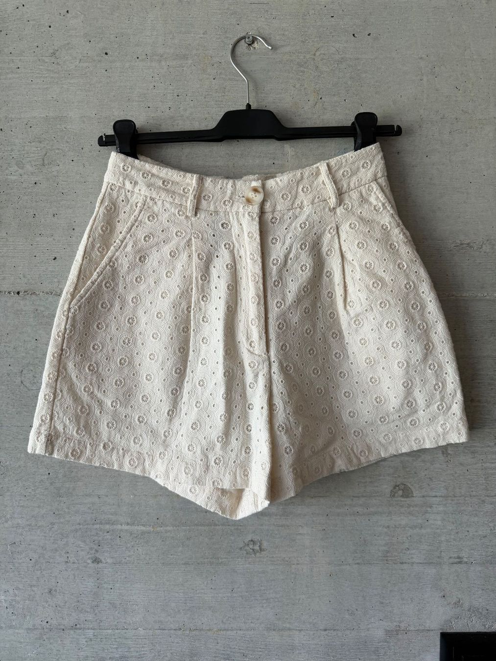 Hosen: Shorts mit Stickereien – Gebraucht aus St-George von alaixee 3