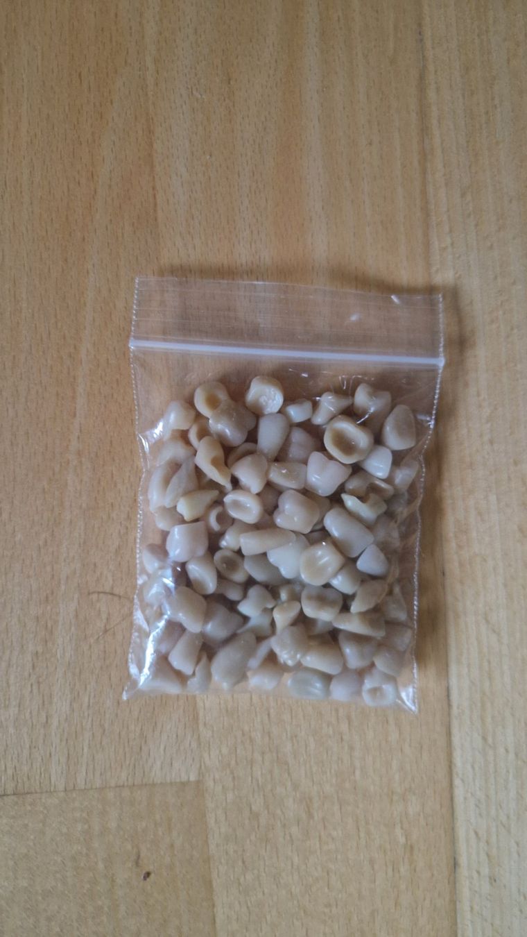 Tutte le decorazioni: Acrylzähne Originalverpackt – Nuovo e nell'imballaggio originale da Köniz venduto da Chispa97