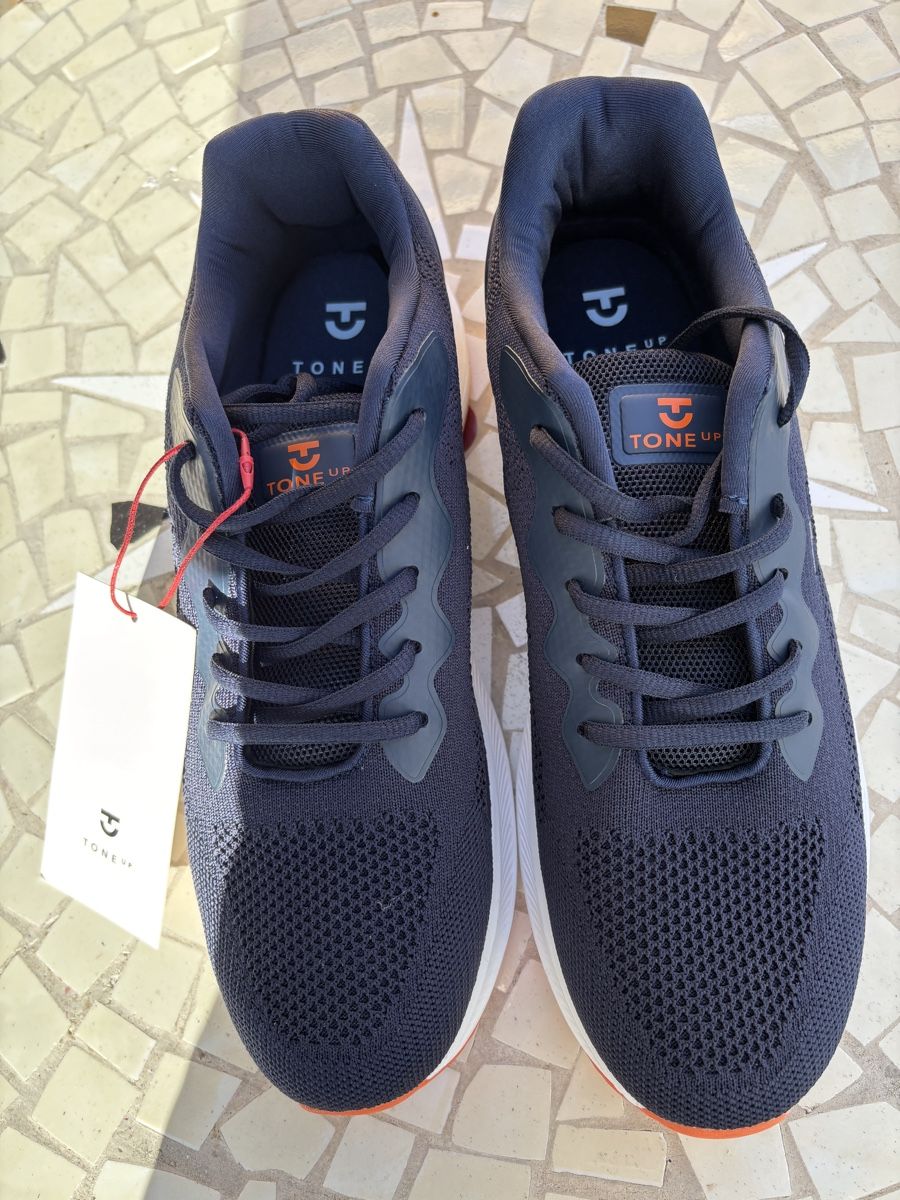 Scarpe da uomo: Basket.Pointure.46 – Nuovo e nell'imballaggio originale da Delémont venduto da Vendeur_3 7