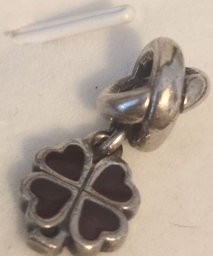 Pandora Ciondoli: Charm trèfle porte-bonheur Pandora – Usato da Morens FR venduto da Lolita1802