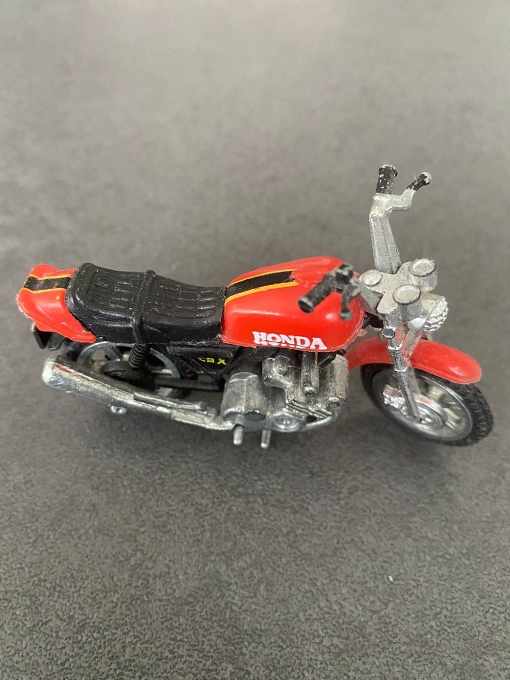 Honda Modellini d'auto: Moto miniature Honda CBX rouge – Usato da Meyrin venduto da Abac007 1
