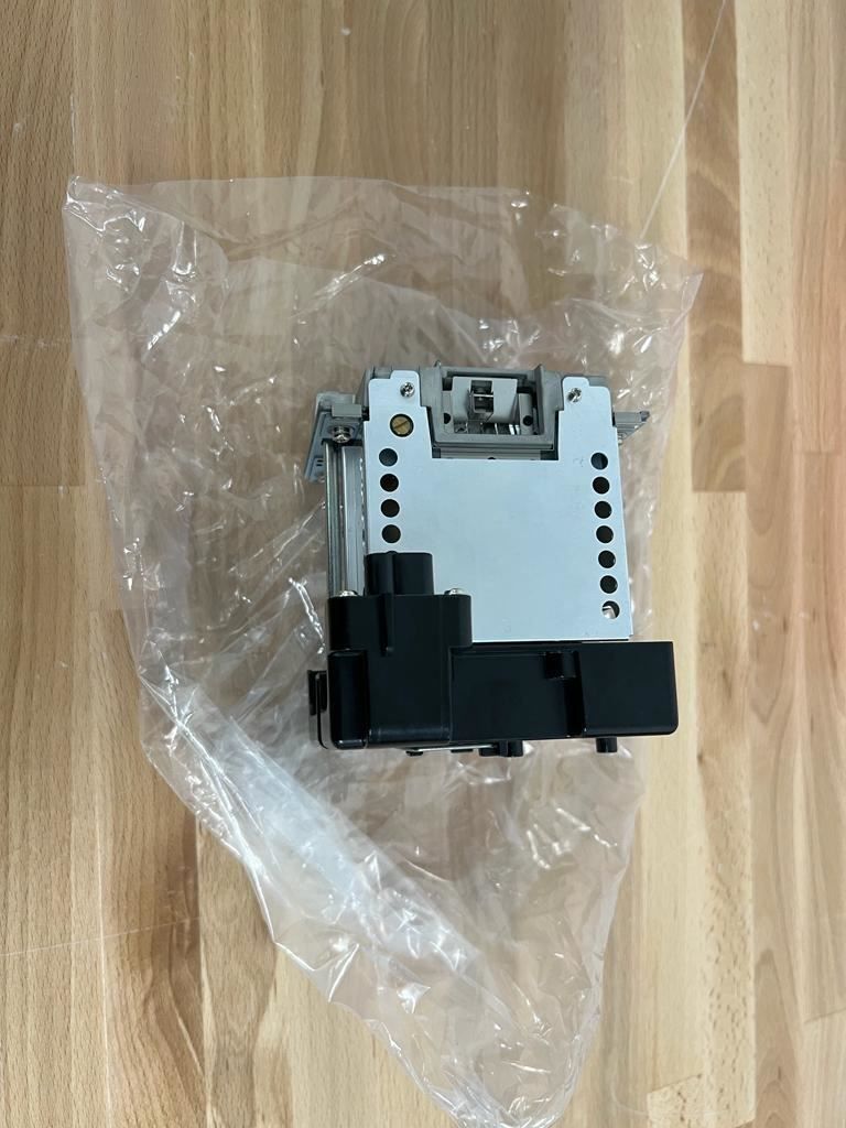 Proiettori: Beamer ersatz Lampe / L-VLT-XD8000LP – Usato da Maienfeld venduto da LehnerAkustikAG 4