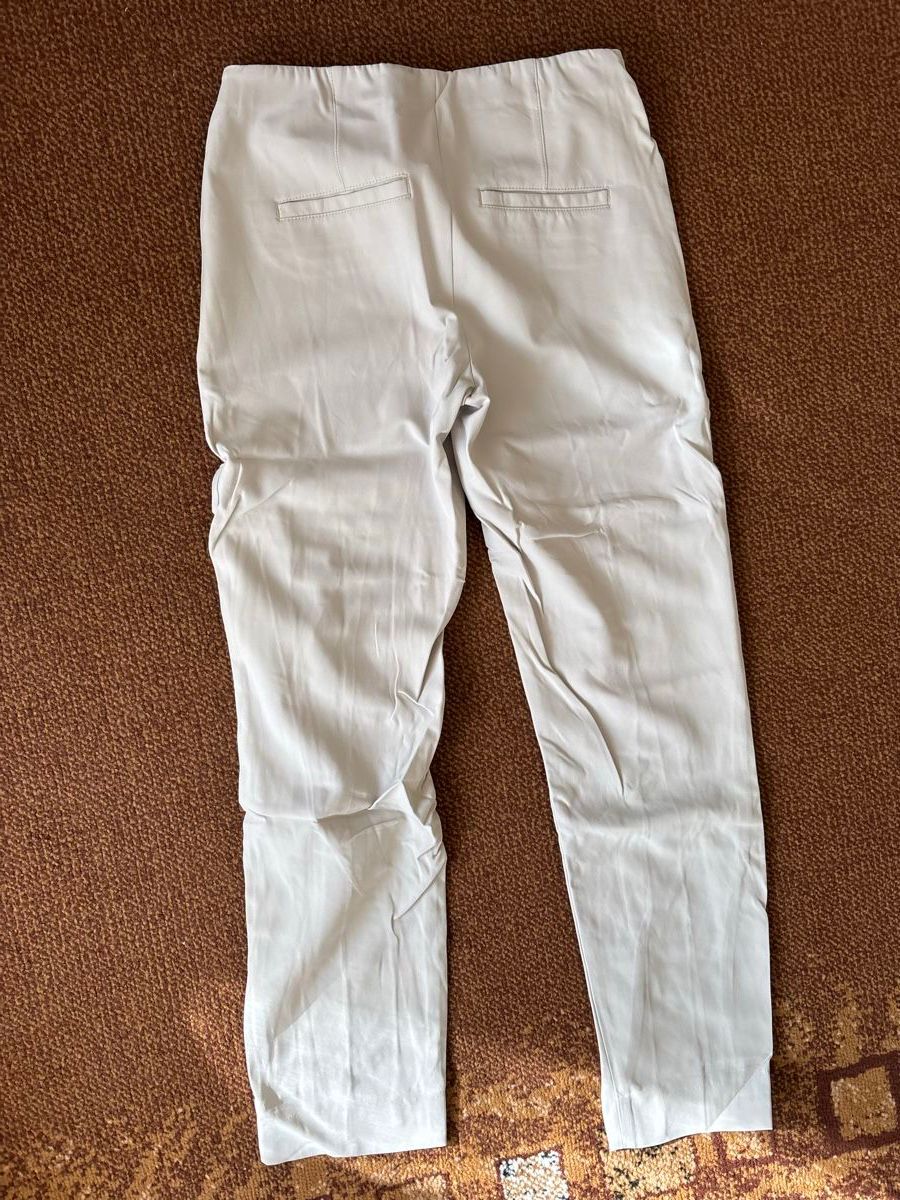Pantaloni: Trouser – Usato da Genève venduto da Second_Hand_Ch 2