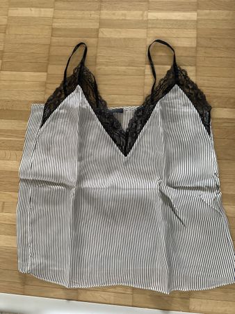 MAJE Top schwarz-weiss, mit Spitzen, NEU