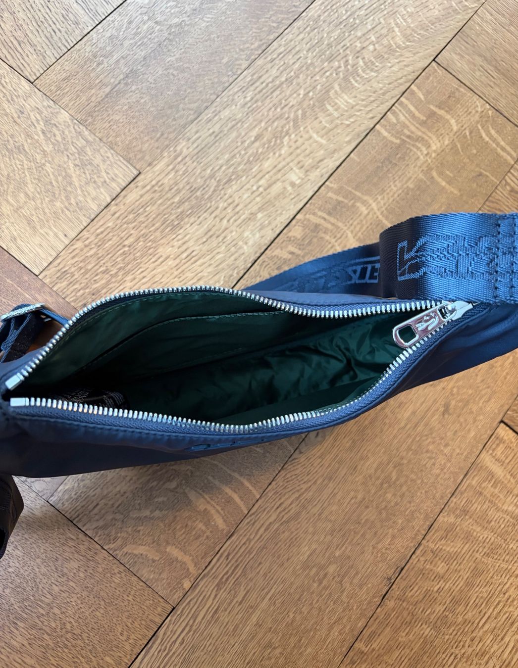 Lacoste Taschen für Damen: Lacoste Tasche blau – Gebraucht aus Winterthur von mapehape 4
