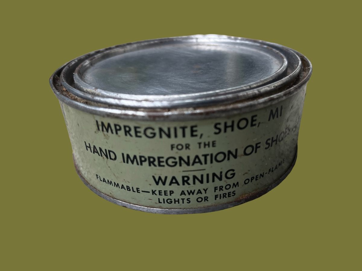 US Army Sonstiges Fahrzeugzubehör: Boîte US Imprgnite Shoe M1 WW2 – Gebraucht aus Bellevue von Belafer