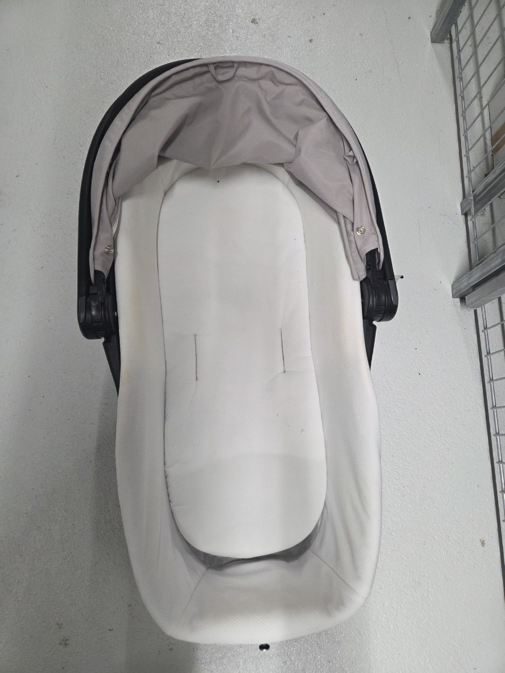 Chicco Kinderwagen: Chicco Kinderwagen/Kindersitz Set – Gebraucht aus Liestal von kay_jzx8 2
