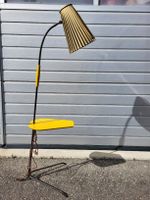 Lampe vintage sur pied, tablette, de Pierre Guariche 1950er.