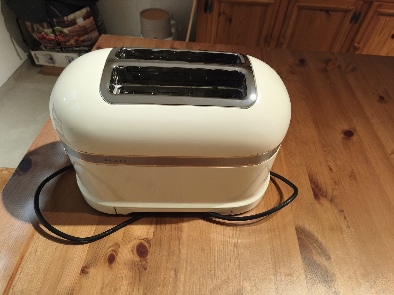 Kitchenaid Elettrodomestici da cucina: KitchenAid Artisan Toaster beige – Usato da Mattwil venduto da FamilieG. 1