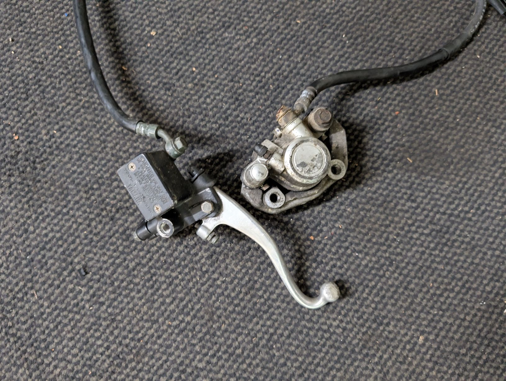 Yamaha Tutti i ricambio per moto: Yamaha DTR 125 Bremssatel Vorne – Usato da Mellingen venduto da jea_hkf9