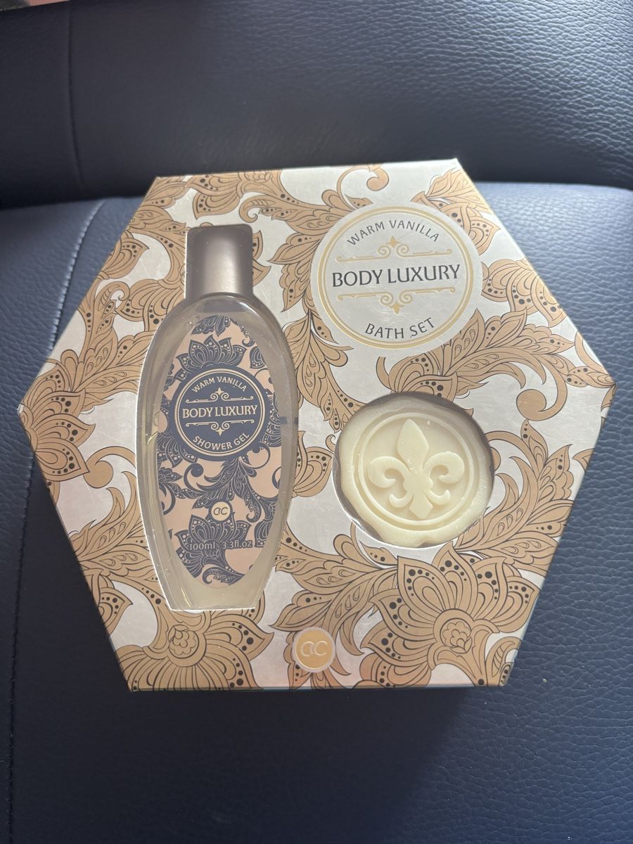Doccia: Coffret neuf gel douche et savon . – Nuovo e nell'imballaggio originale da Dombresson venduto da feline_ne