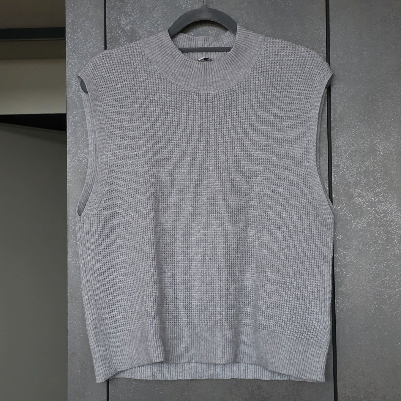 Tom Tailor Pullover & Sweatshirts: 🐸 TOM TAILOR PULLUNDER M KURZARM PULLOVER VISKOSE GRAU – Gebraucht aus Môtier (Vully) von Frogs