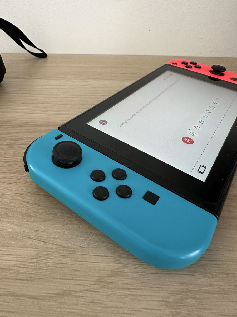 Nintendo Console: Nintendo Switch V2 12 Monate Online Membership bundle – Usato da Bättwil venduto da Samuel_Wyss 5