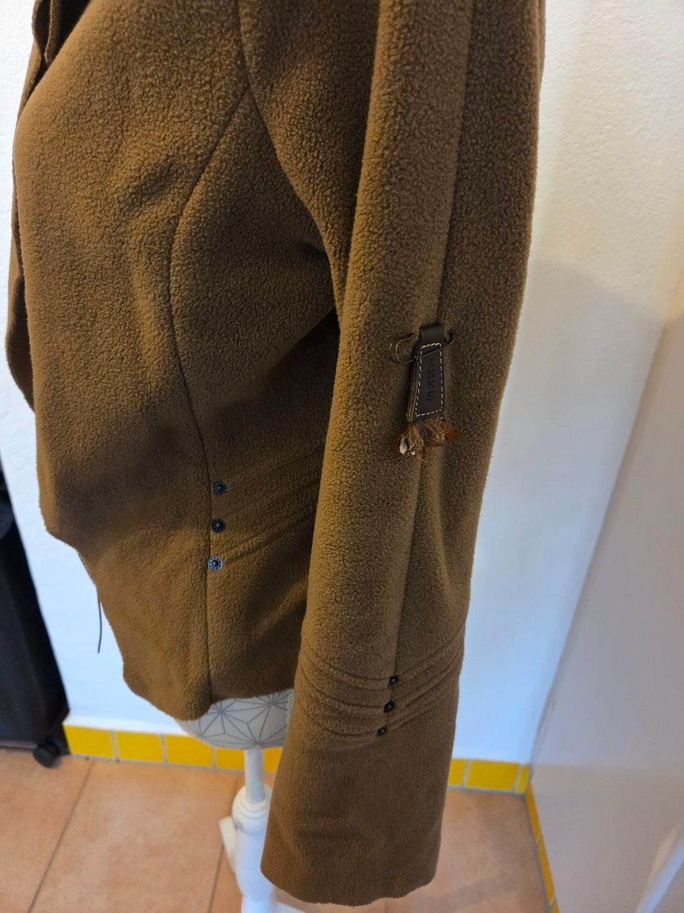 Vestes: Veste marron taille 38 bon état – D'occasion à noes par kri_g7m6 1