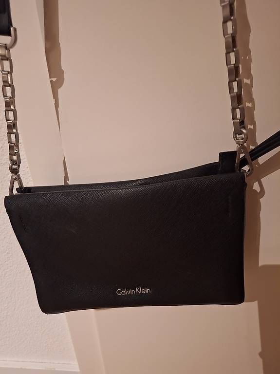 Calvin Klein Sacs femmes: Calvin Klein Clutch – D'occasion à Wil SG par kre_2w2t 1