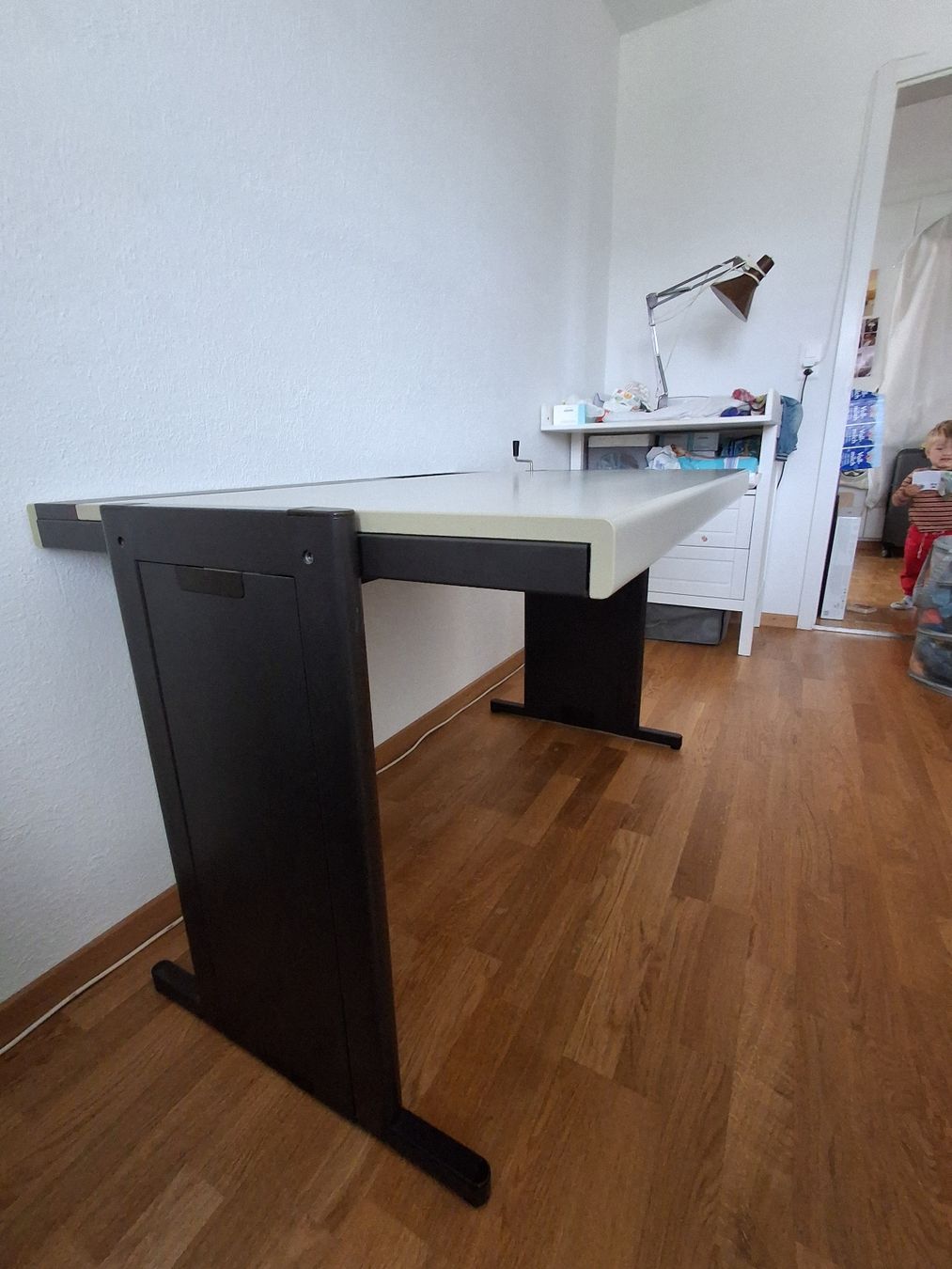 Lista Schreibtische: Lista Pult mit Kabelkanal – Gebraucht aus Olten von SandroDo82 4