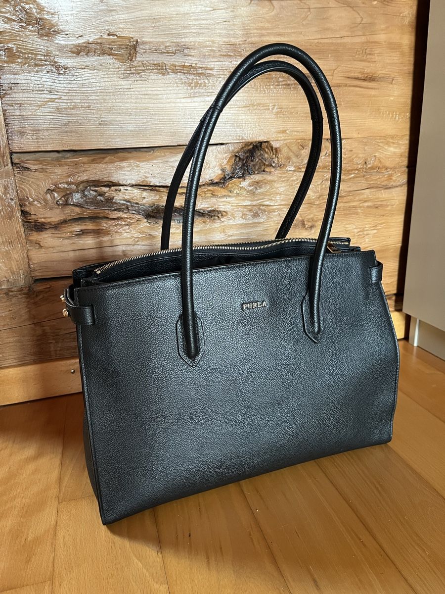 Furla Sacs femmes: Ledertasche Furla – D'occasion à Holzhäusern ZG par sto_x2m7