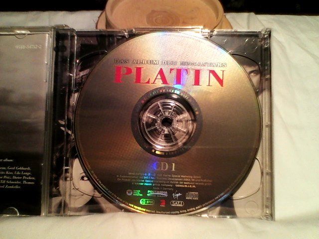 CD: CD Platin  Das Album der Megastars – Nuovo (secondo la descrizione) da Liesberg venduto da Concombres8478
