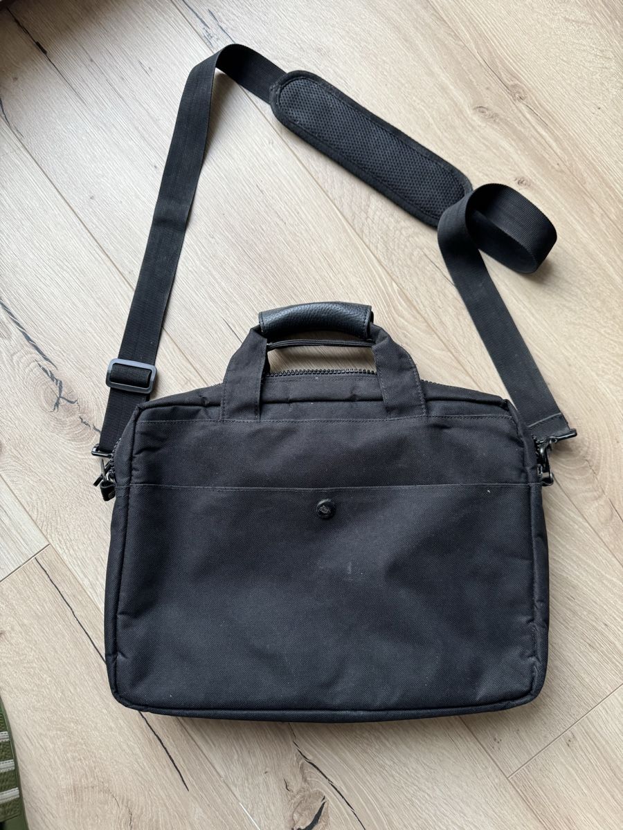 Herschel Taschen: Umhängetasche von Herschel Schwarz – Gebraucht aus Zug von Deimar93 1