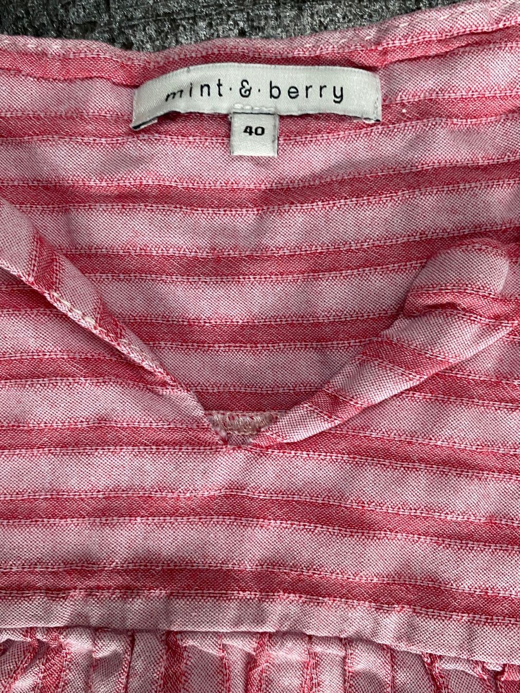 Tops: Top Mint and Berry – D'occasion à Chur par simhofstr 1
