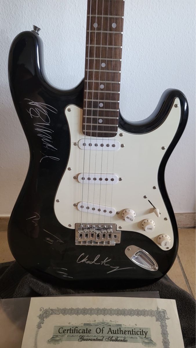 Strumenti musicali: E-Gitarre signed Nickelback mit Echtheitszertifikat – Usato da Reinach BL venduto da maz_lx8h