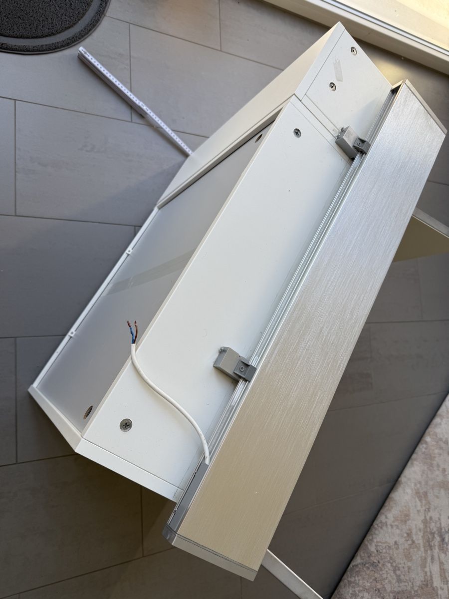 Armadietti a specchio: Bathroom Cabinet with Mirror and Light – Usato da Arlesheim venduto da jan_5fsk 2