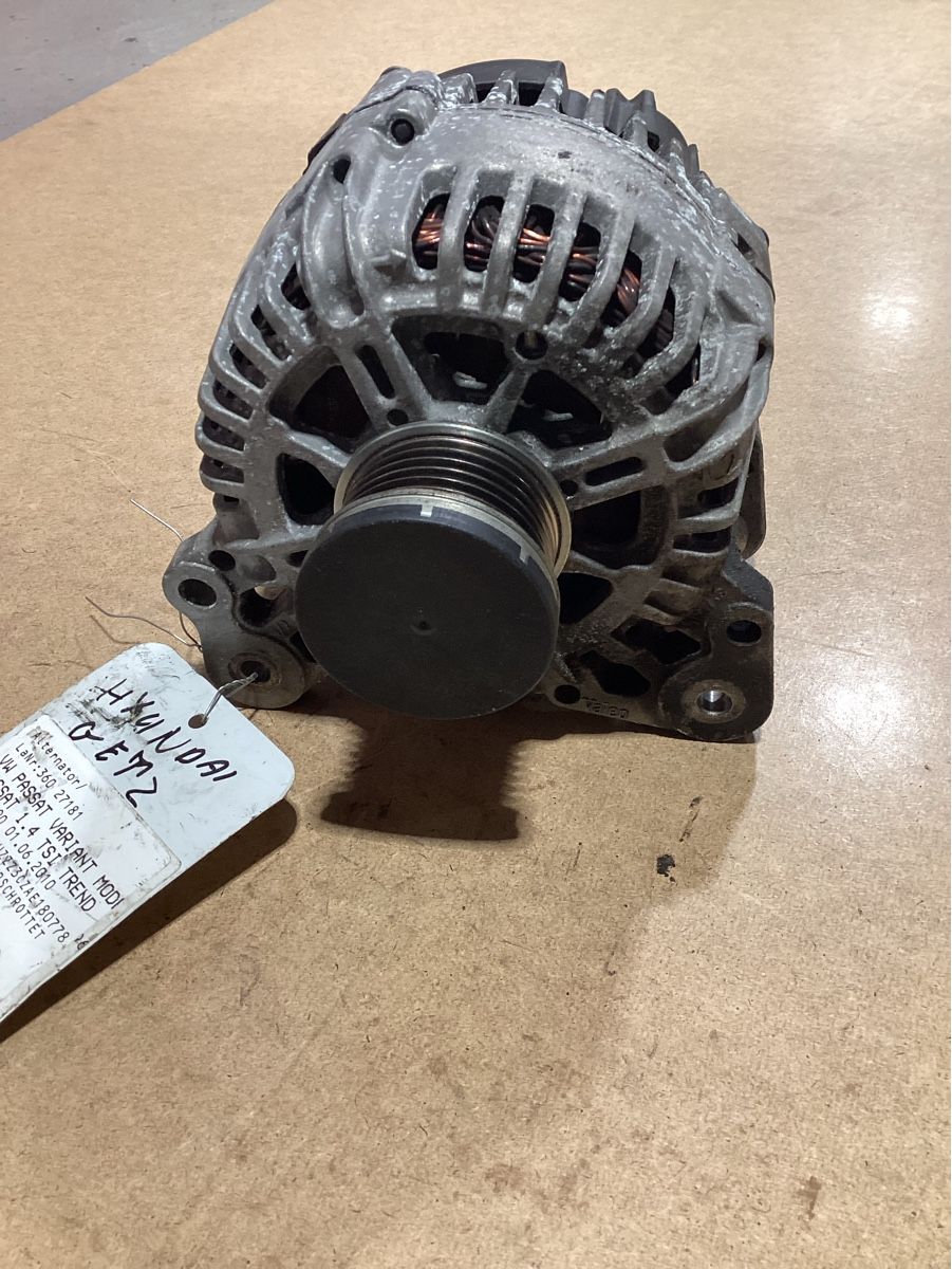 VW Tutti pezzi di ricambio auto: Alternator zu VW Passat 1.4 TSI – Usato da Reichenburg venduto da T864RX