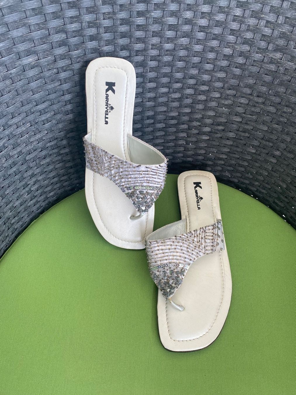 Chaussures femmes: SUMMERTIME - stylische/edle Flip-Flops mit Décor, silber, 39 – D'occasion à Winkel par ferrari2022 2
