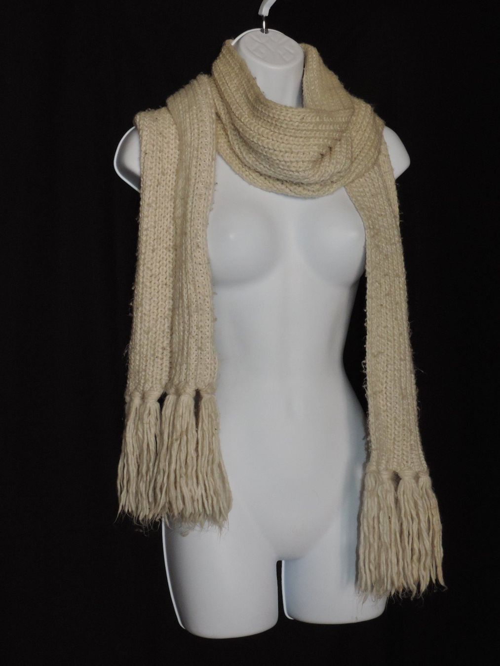 Foulard & Sciarpe: écharpe Camaïeu blanc cassé – Usato da Genève venduto da Axelle333 3