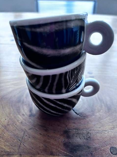 Set di piatti: AMICI COLLECTION Espressotassen Zebra 1997 – Usato da Bern venduto da Delirious 5